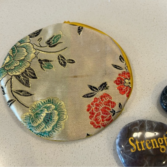 Set of Inspirational Wish Stones and Pouch - Picture 10 of 10
